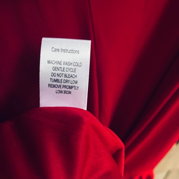 Emerald Sundae Juniors' Ruffled One-Shoulder Gown Population Red Dress Size L - Picture 15 of 15